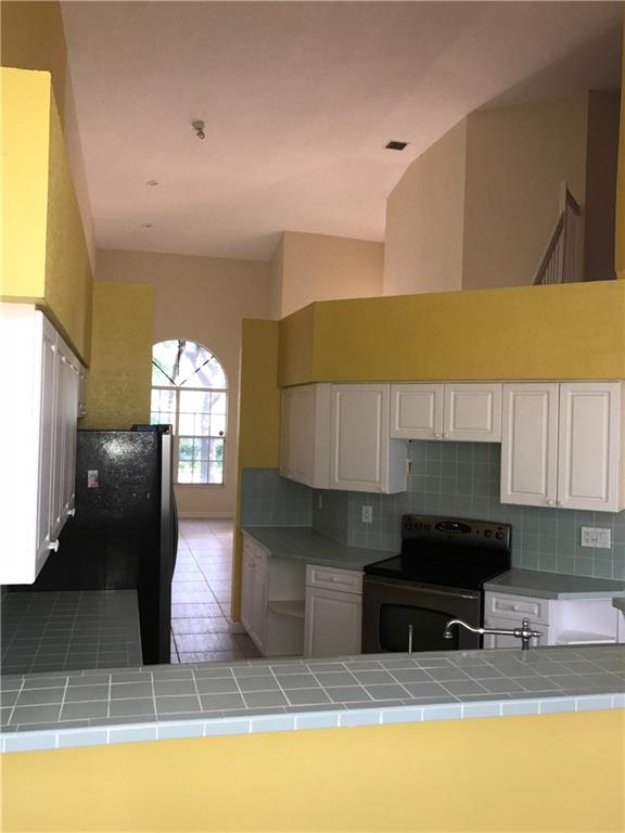 LAKEVIEW DRIVE SUBDIVISIO - Residential Lease