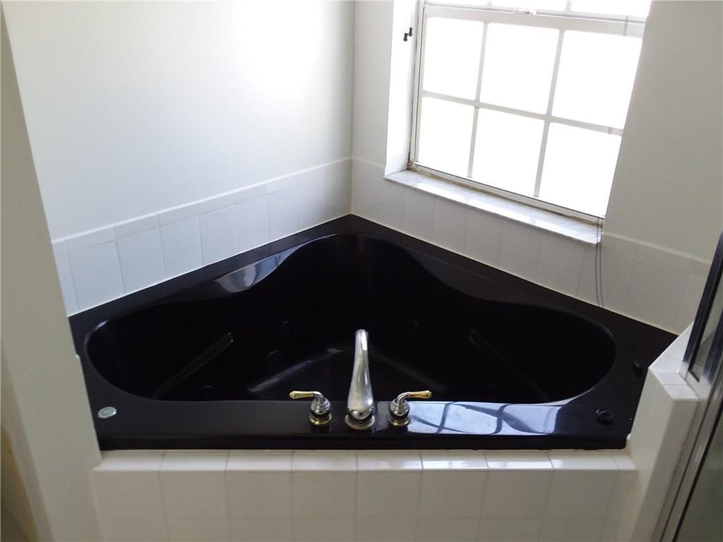 LAKEVIEW DRIVE SUBDIVISIO - Residential Lease