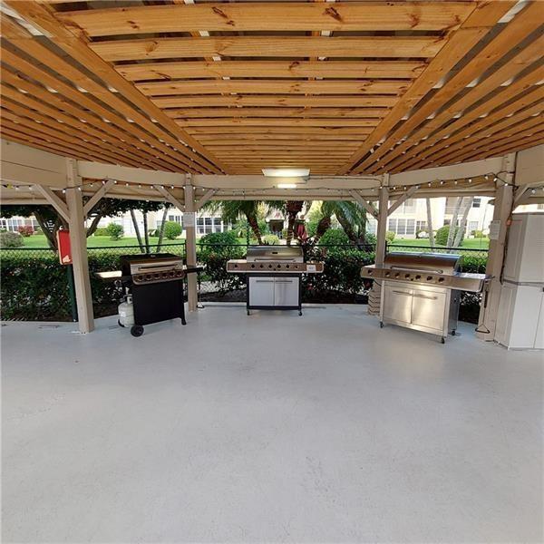 THISTLE GARDENS CONDO - Residential