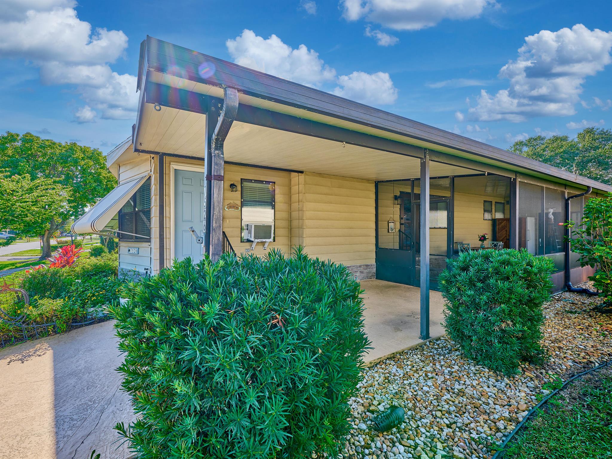 CAMBRIDGE AT HERITAGE RID - Residential