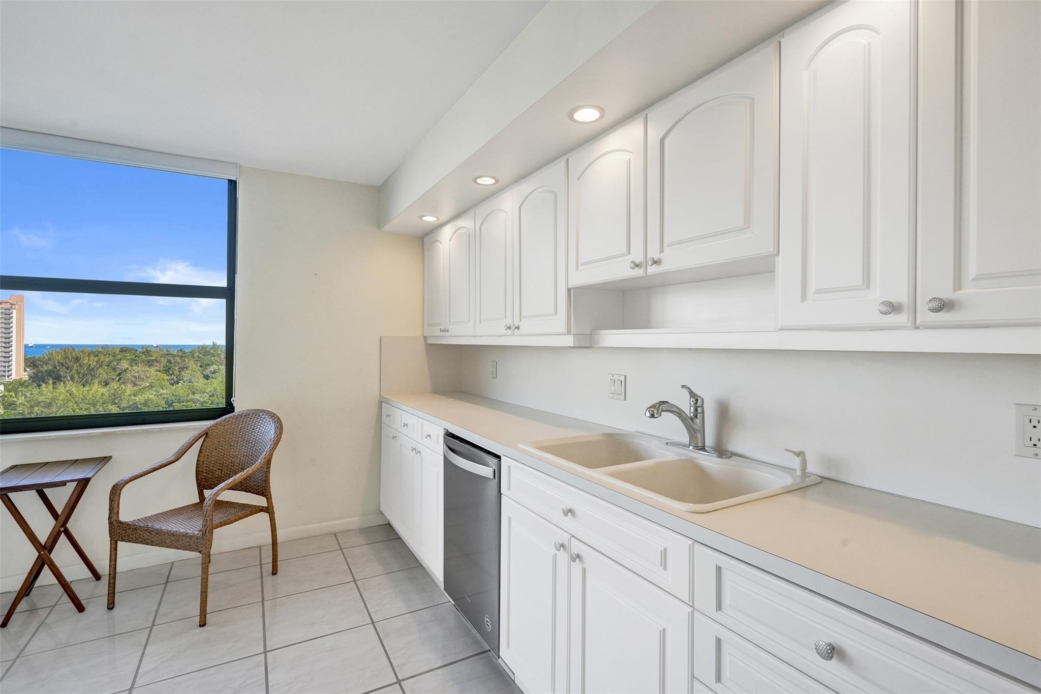 CORINTHIAN - Residential