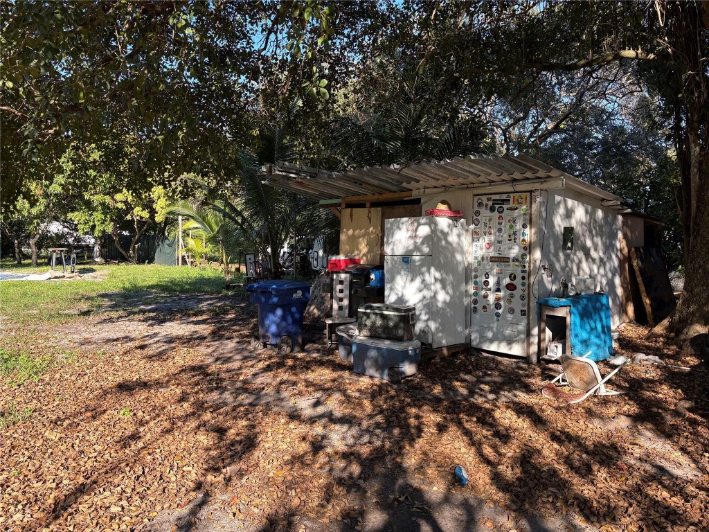 BISCAYNE GDNS SEC D - Residential Lease