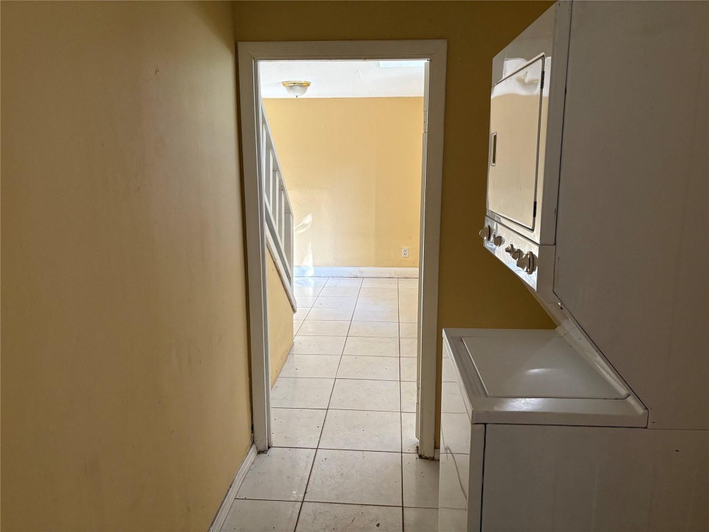 BISCAYNE GDNS SEC D - Residential Lease