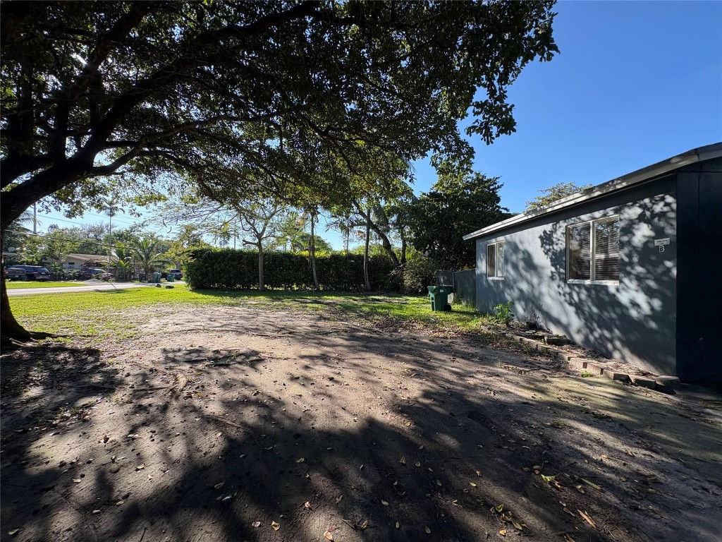 BISCAYNE GDNS SEC D - Residential Lease