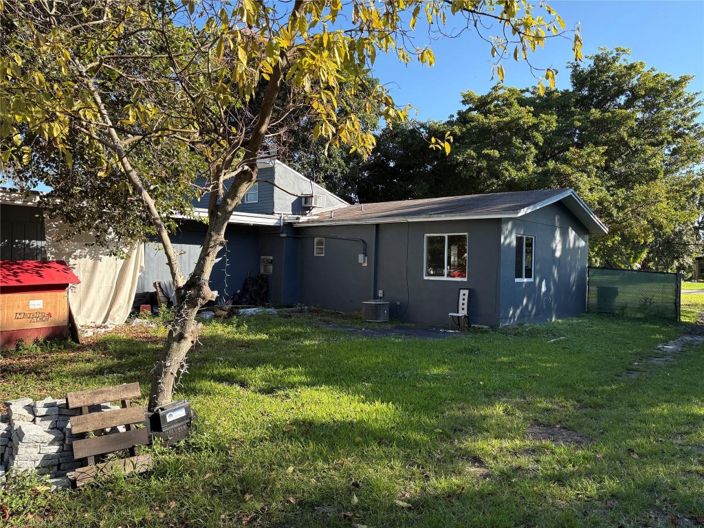 BISCAYNE GDNS SEC D - Residential Lease