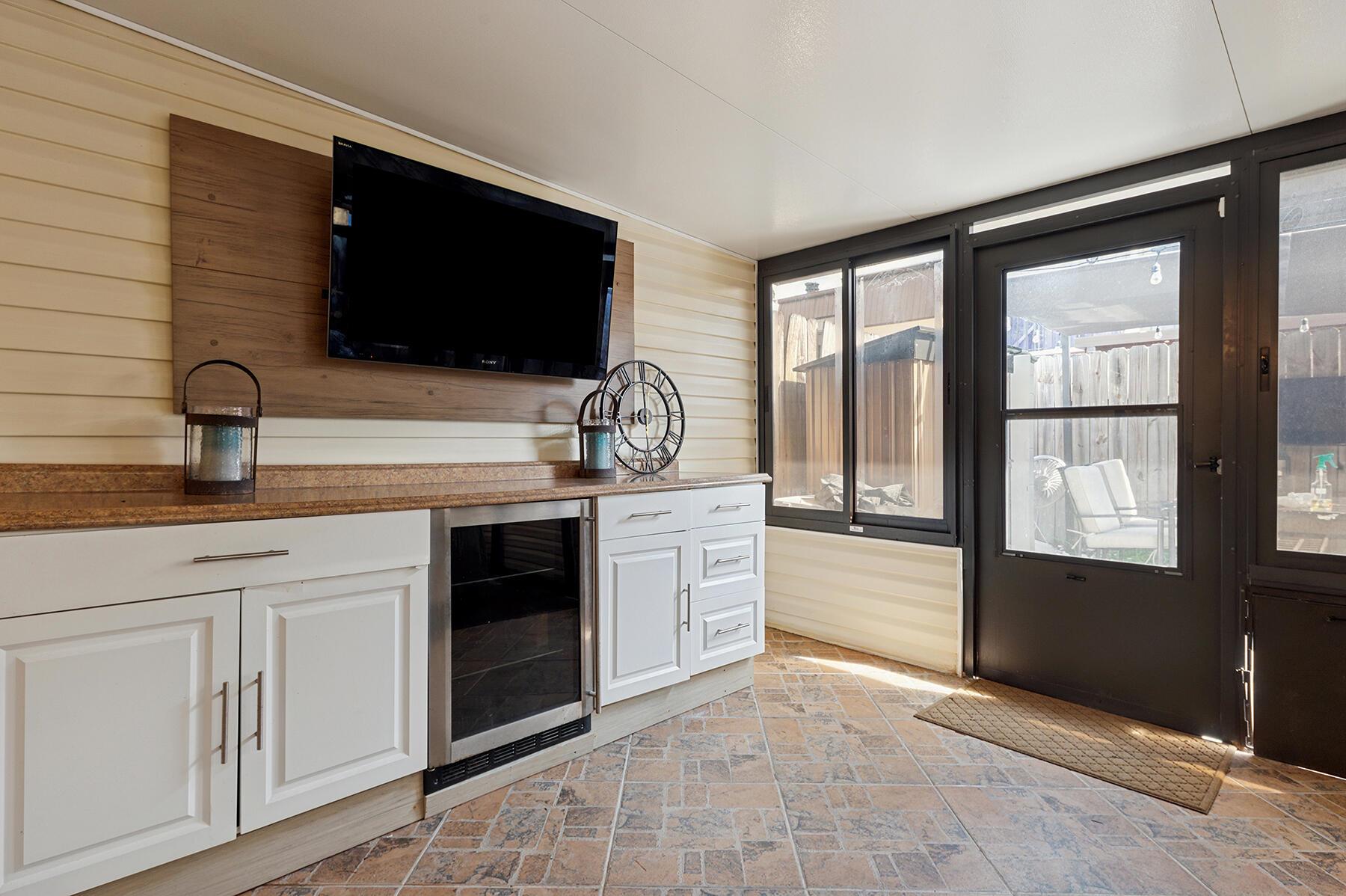 CEDAR GARDENS TOWNHOUSES - Residential