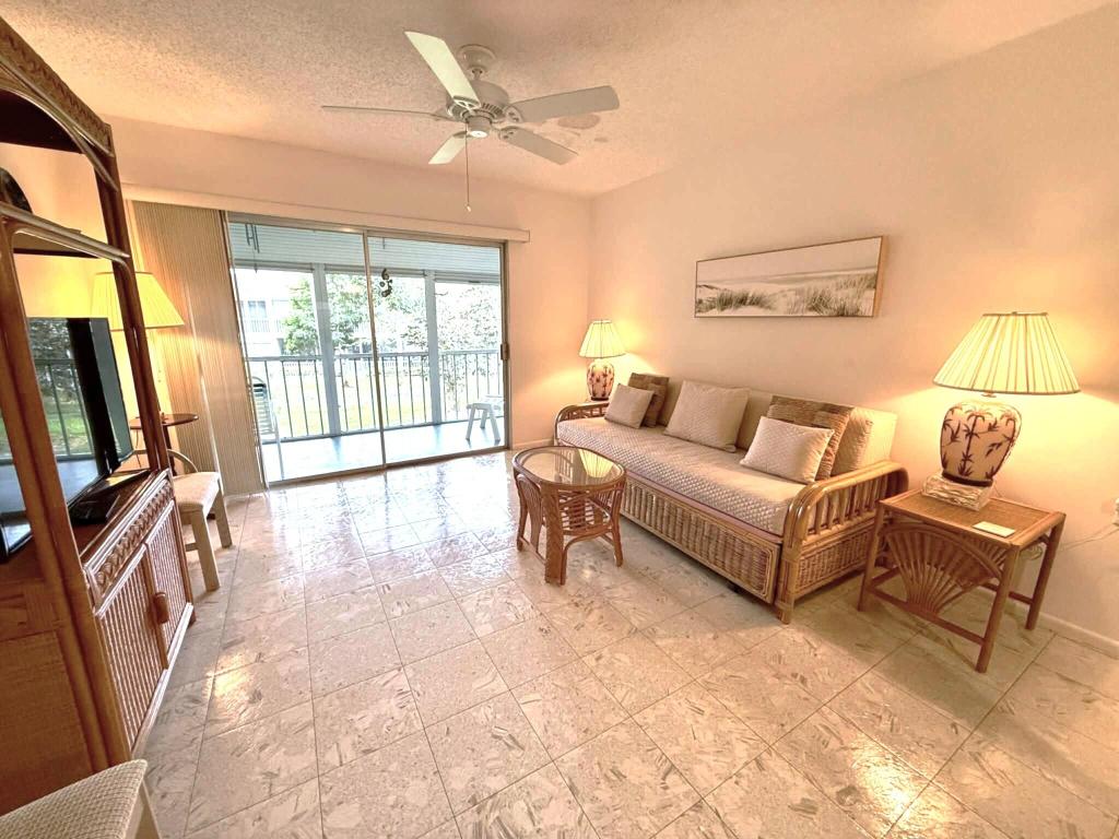 NASSAU VILLAGE WYNMOOR CONDO - Residential