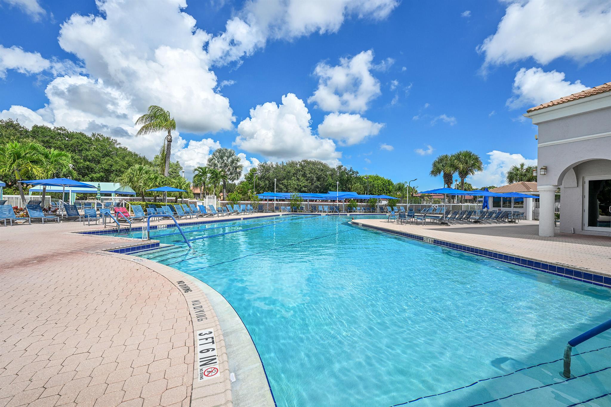 Platina/ Alexandra Villag - Residential