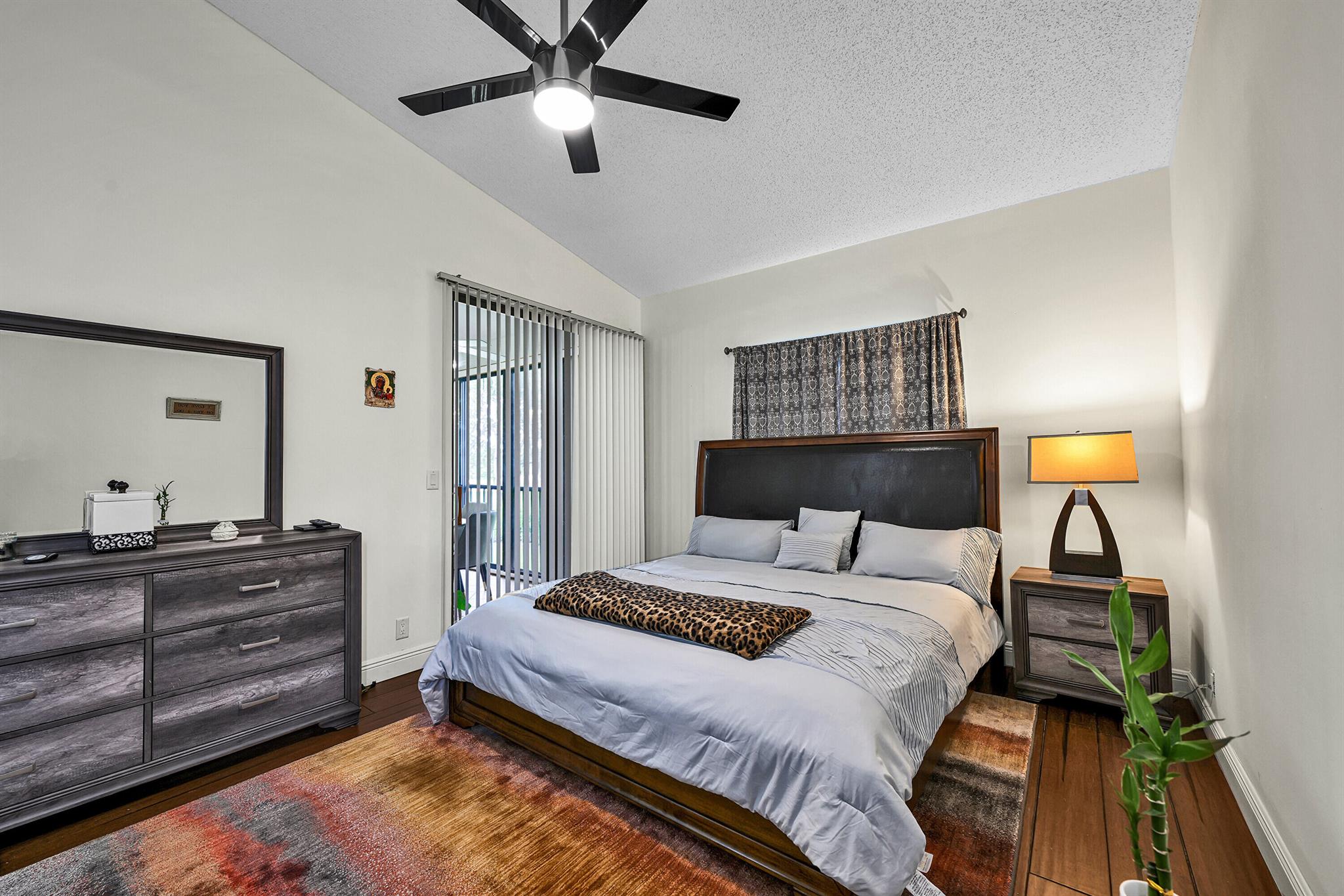 Platina/ Alexandra Villag - Residential