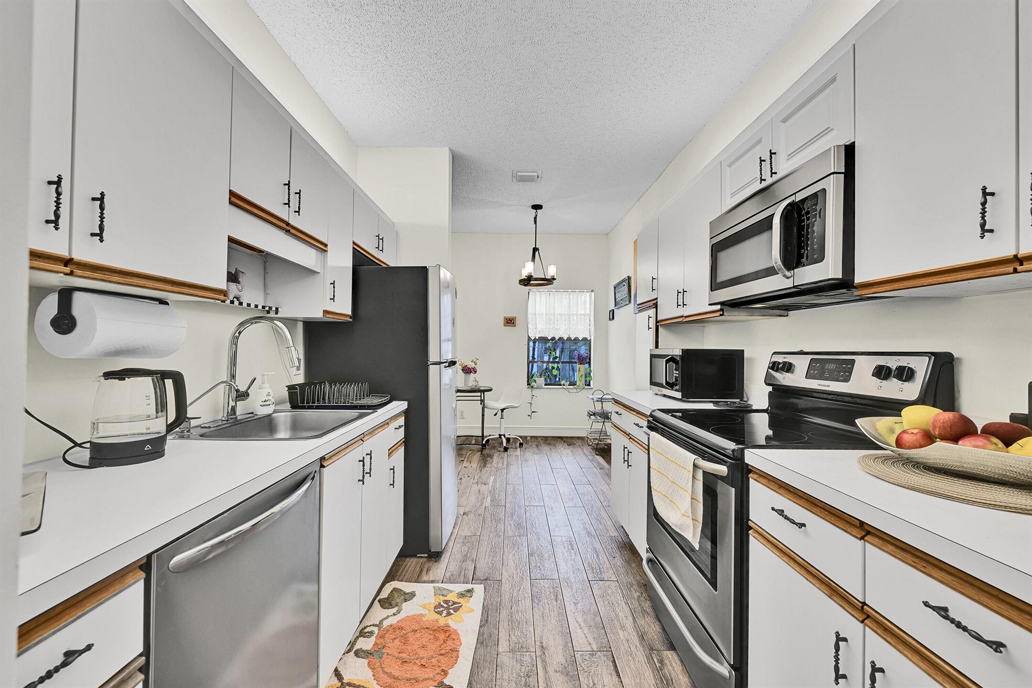 Platina/ Alexandra Villag - Residential