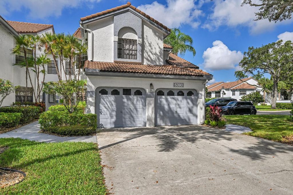Photo of 5390 Venetia Court #H - Corner, Boynton Beach, FL 33437 (MLS # R11136657)
