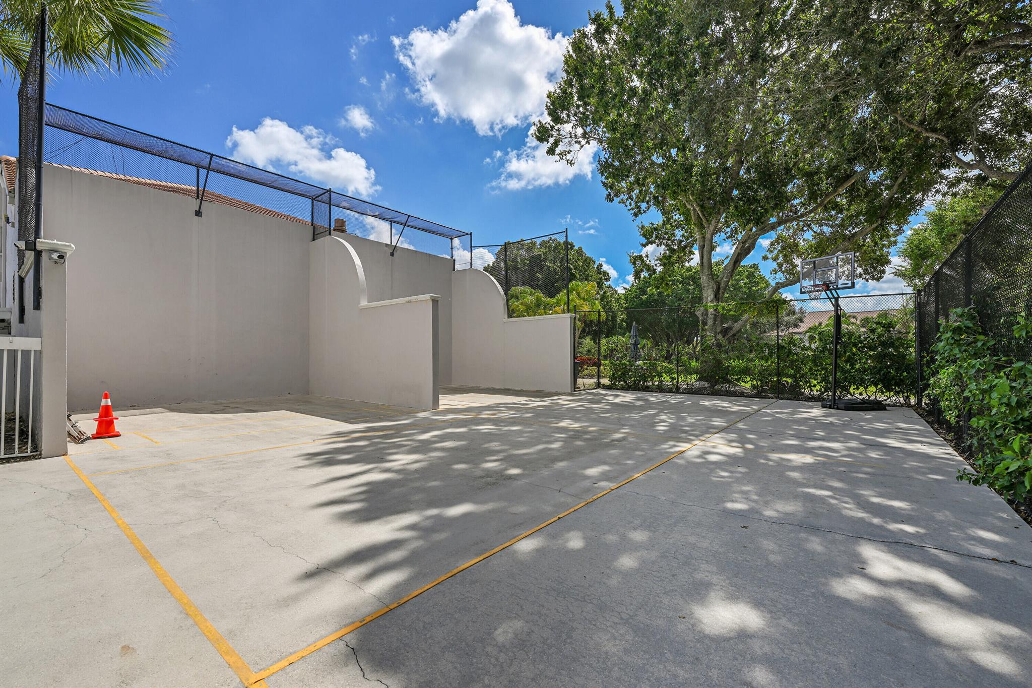 Platina/ Alexandra Villag - Residential