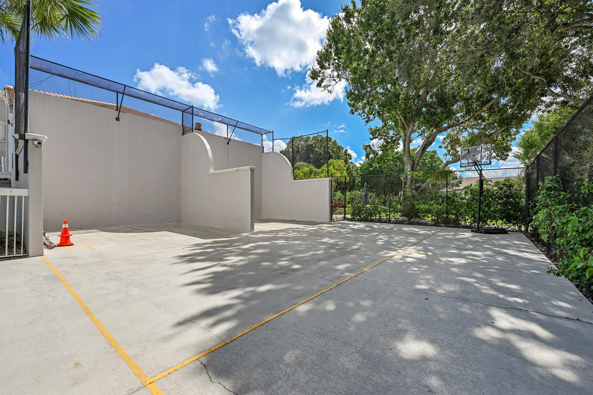 Platina/ Alexandra Villag - Residential