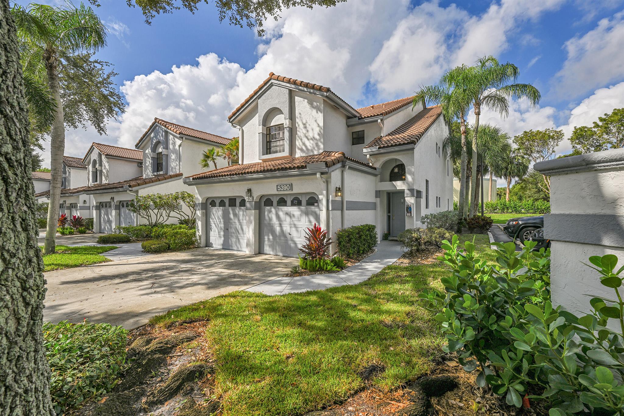 Platina/ Alexandra Villag - Residential