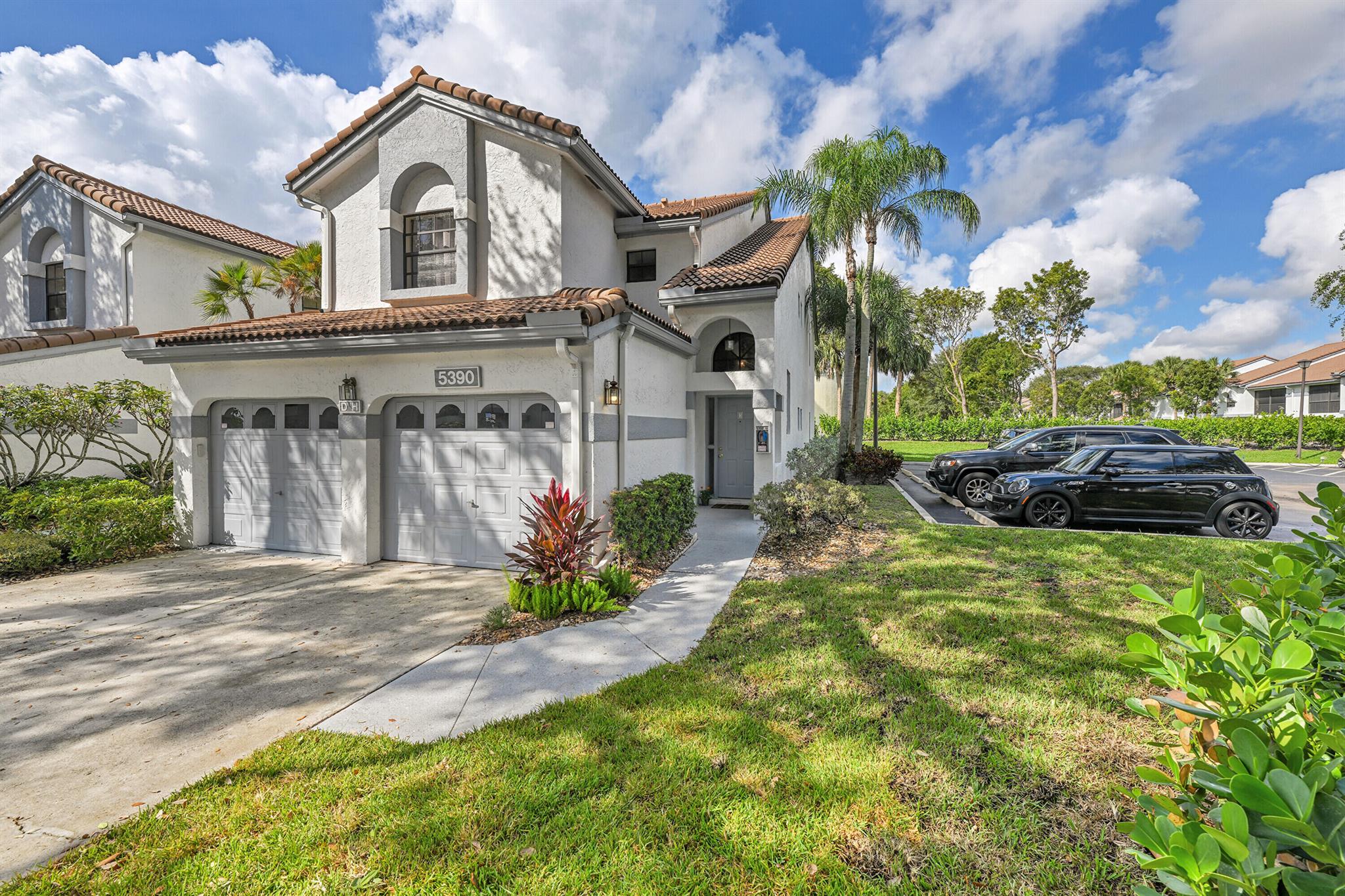 Platina/ Alexandra Villag - Residential