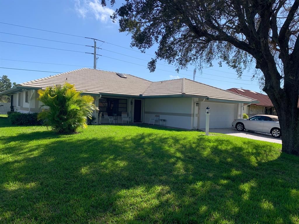 Photo of 5110 SE Hanson Circle, Stuart, FL 34997 (MLS # R10694652)