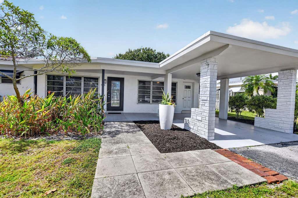 Photo of 456 NE 28th Terrace, Boca Raton, FL 33431 (MLS # B26056951)
