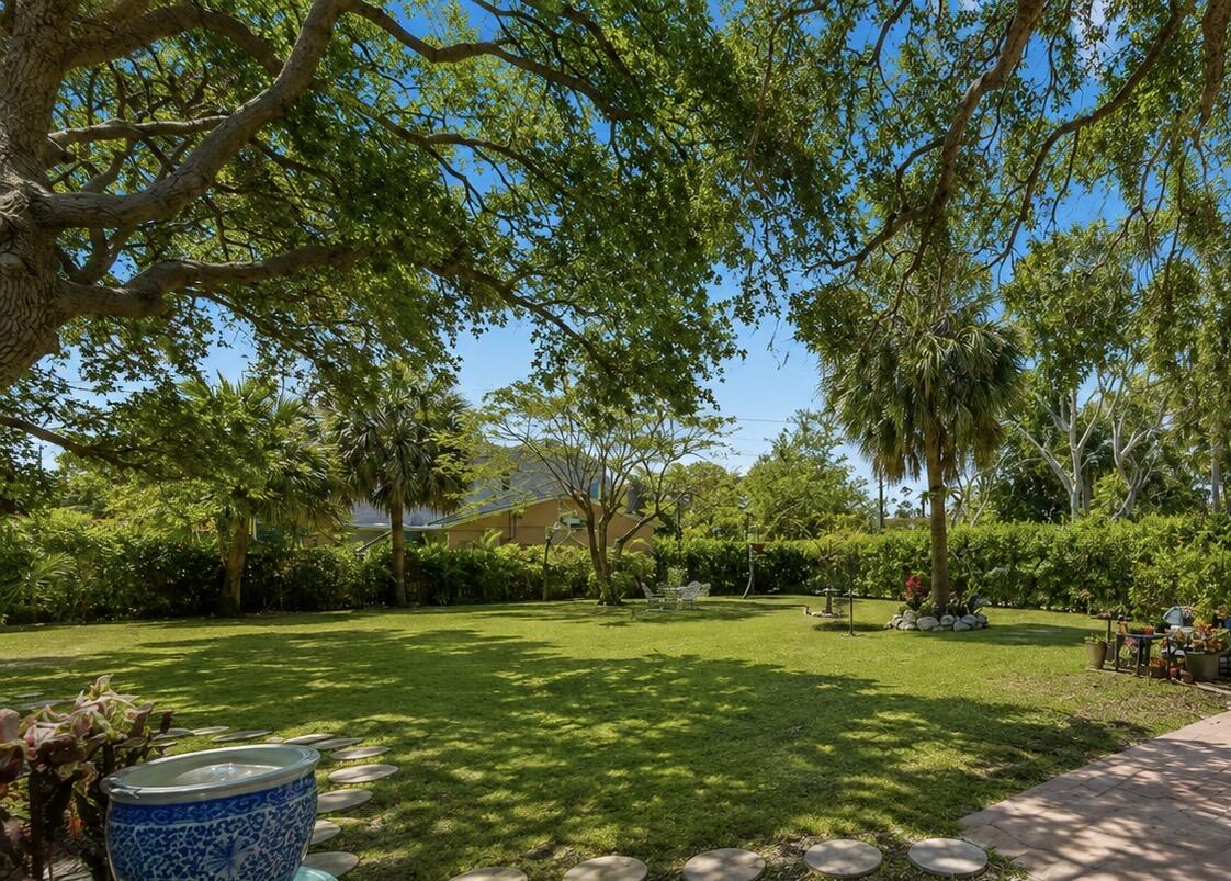 LAKE WORTH TOWN OF - Land