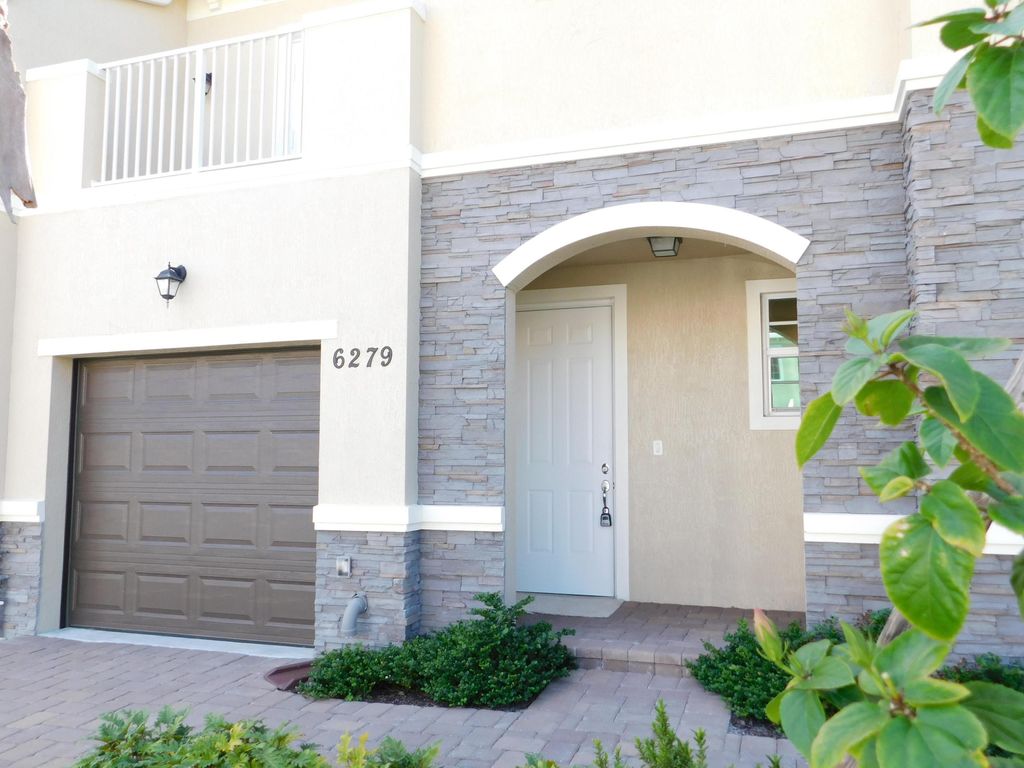 Photo of 6279 SE Portofino Circle, Hobe Sound, FL 33455 (MLS # R11004549)