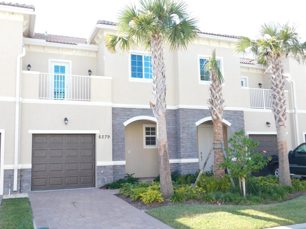 Photo of 6279 SE Portofino Circle, Hobe Sound, FL 33455 (MLS # R11004549)