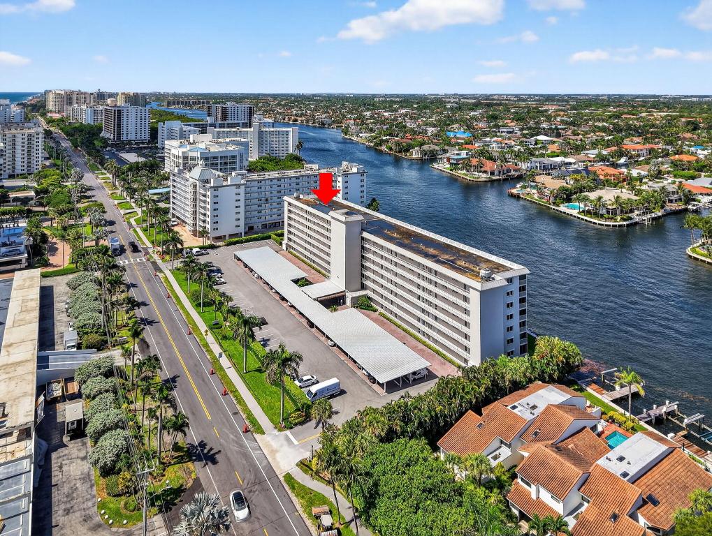 PENTHOUSE HIGHLANDS CONDO - Residential