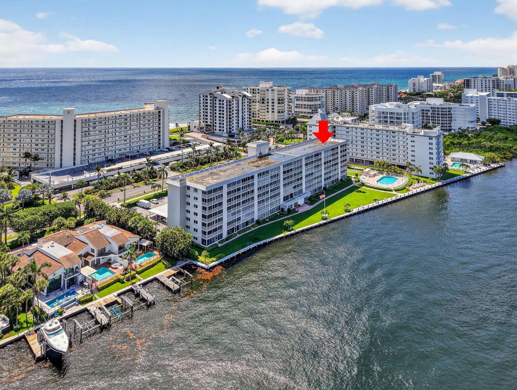 PENTHOUSE HIGHLANDS CONDO - Residential