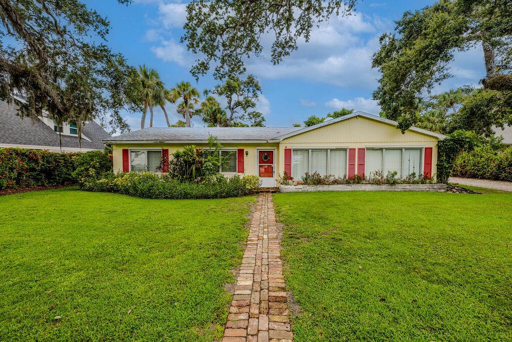 785 Dahlia Lane