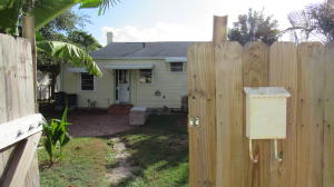 LAKE WORTH TOWN OF - Residential Income