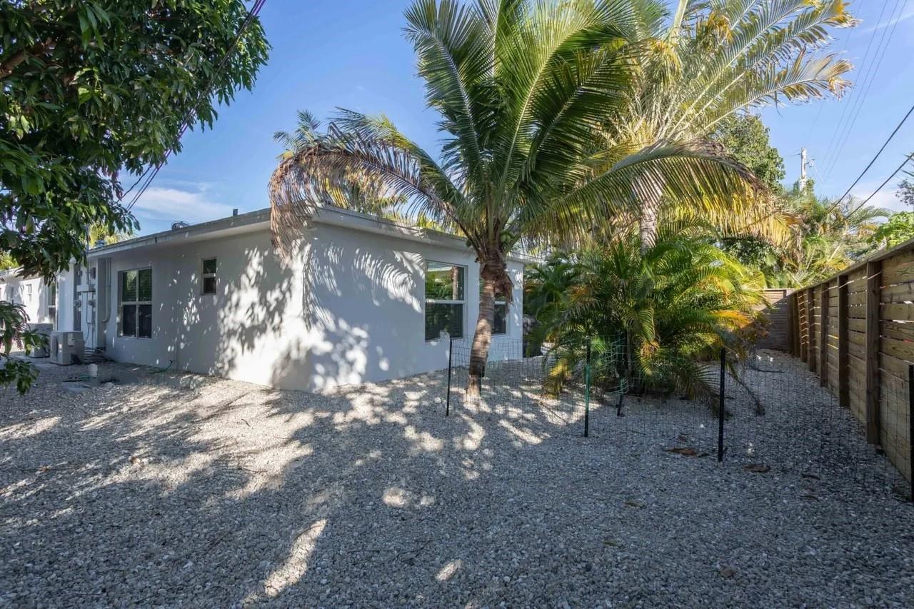 218 NE 5th Terrace