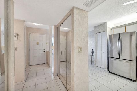 Condominium in Tamarac FL 7462 Fairfax Drive Dr 4.jpg