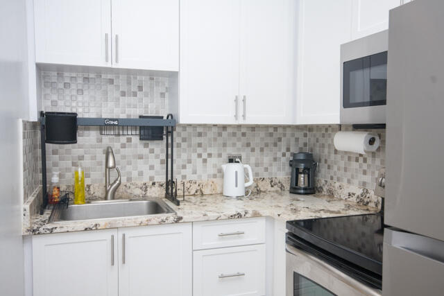 301 Croton Avenue 303