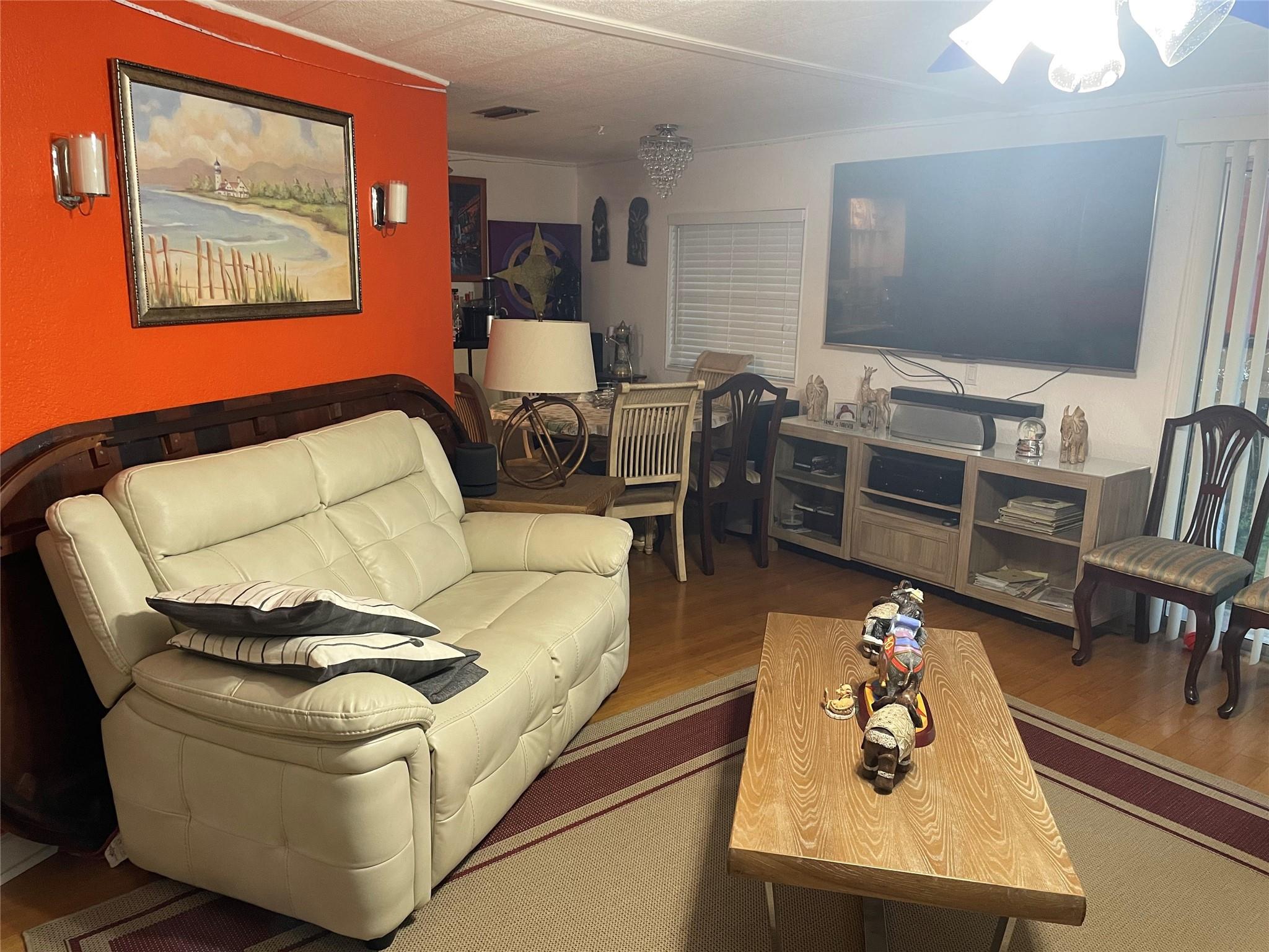 Ravenswood Estates & Mari - Residential