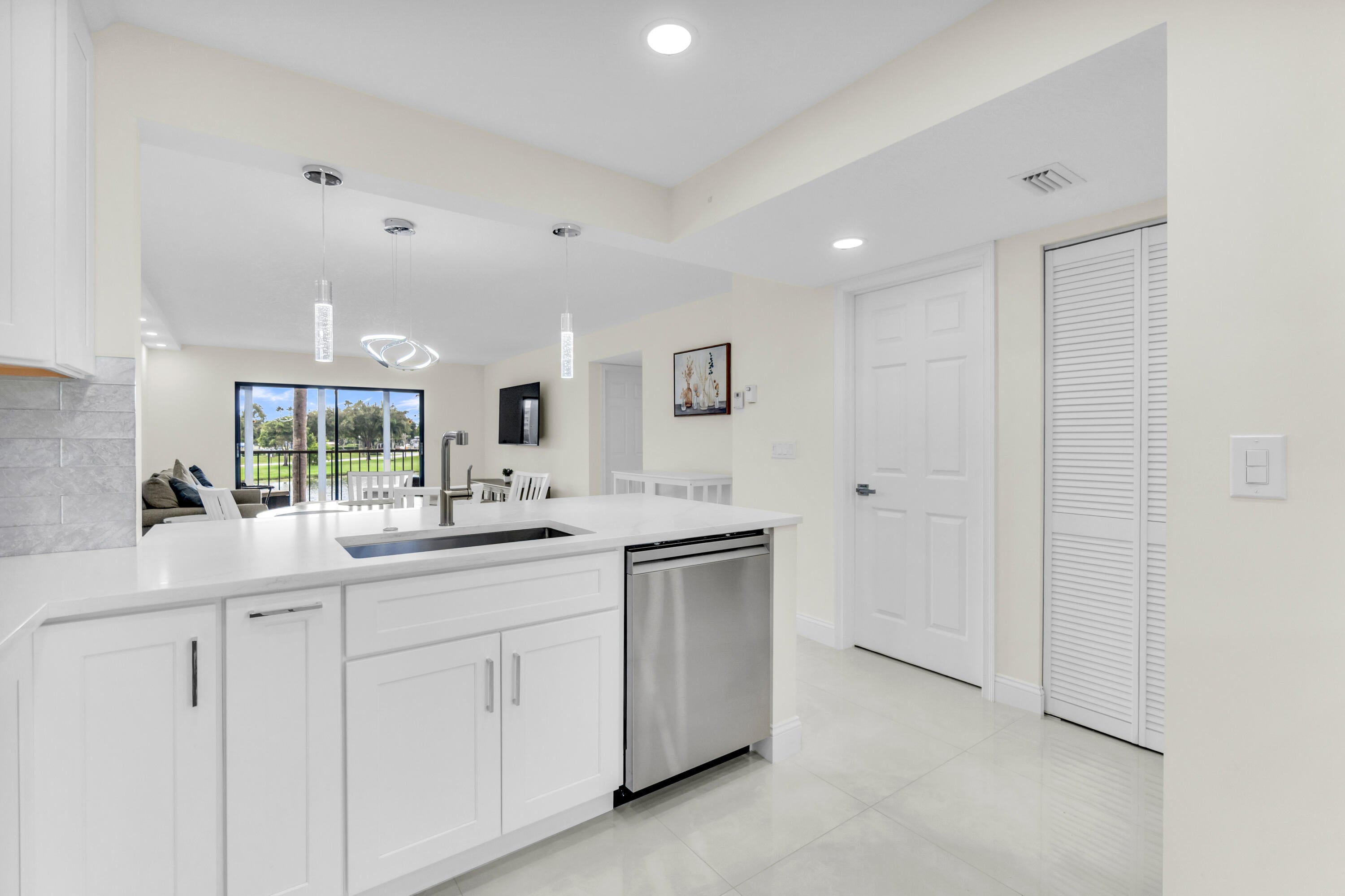 7320 Amberly Lane 208