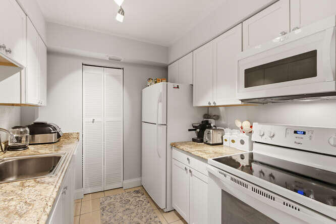 GARDENWAY CONDO - Residential