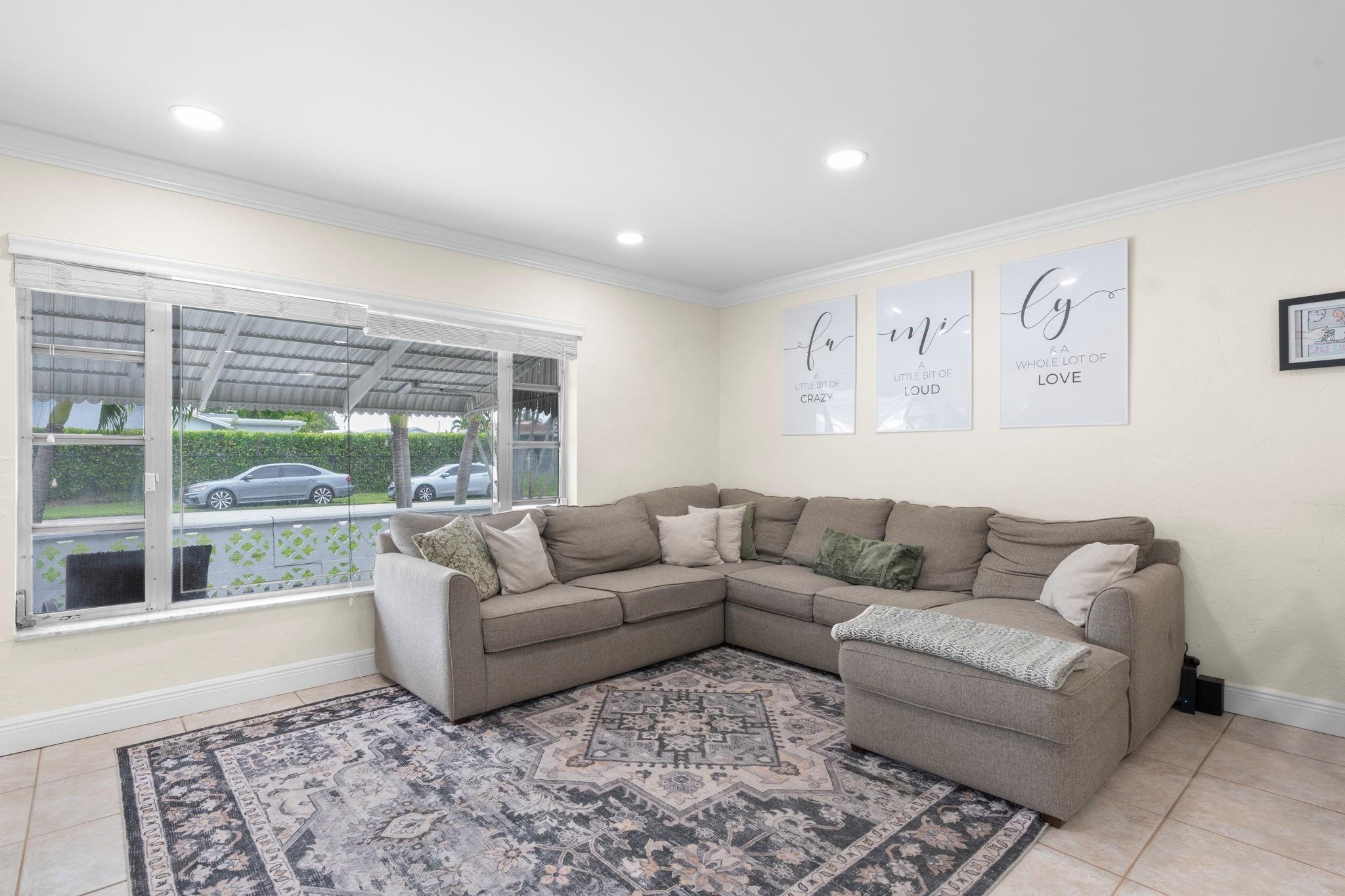 7105 NW 98th Ter