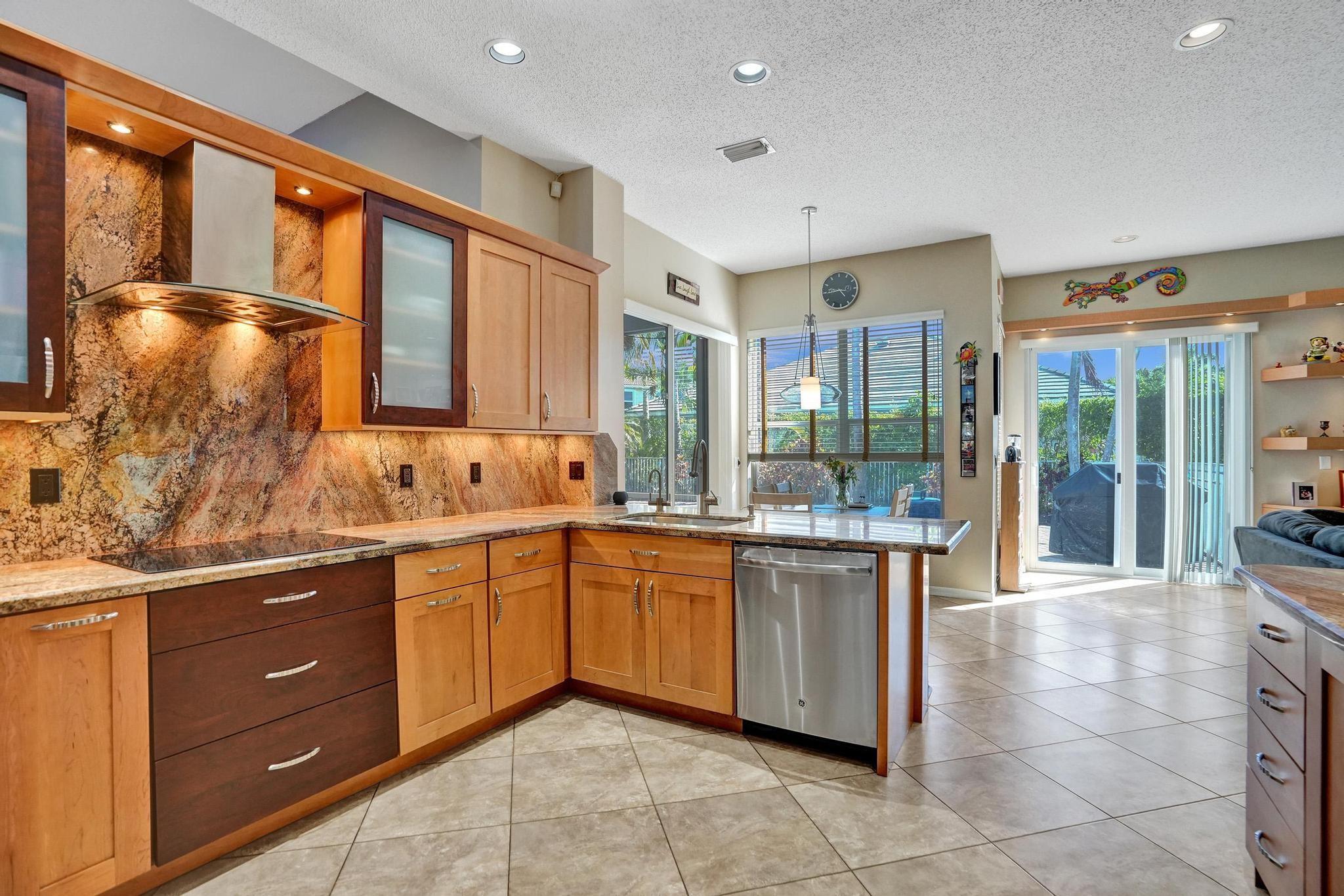 4952 NW 110TH TER