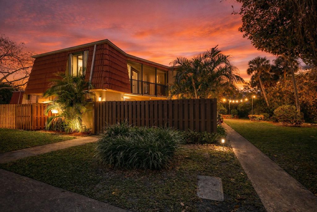 Photo of 22958 Oxford Place #D, Boca Raton, FL 33433 (MLS # R11163445)