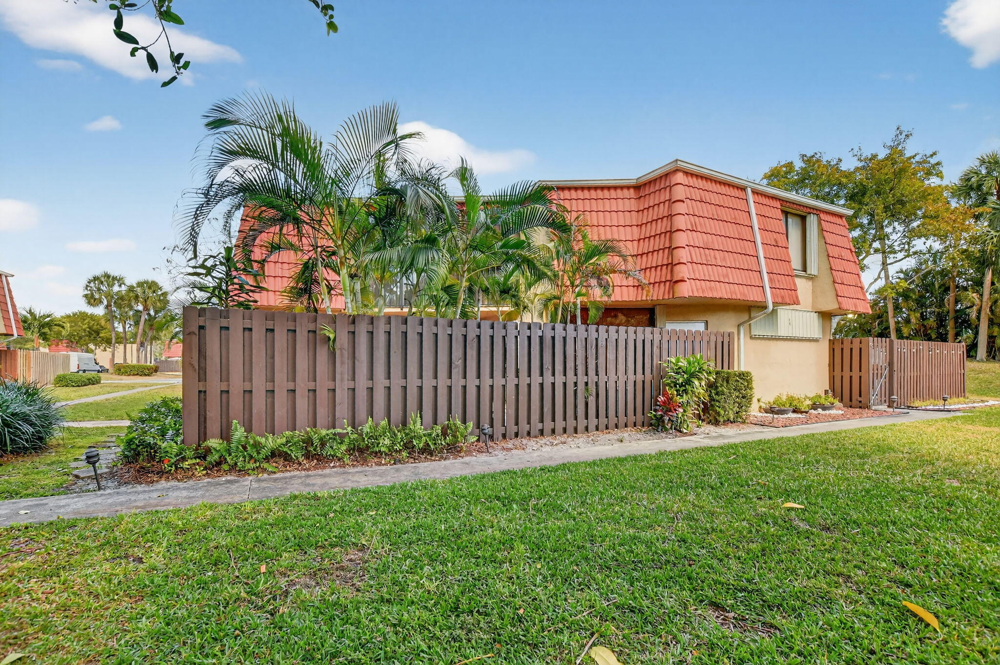 22958 Oxford Place D, Boca Raton, FL, 33433/$385,000 3 22958 Oxford Place D