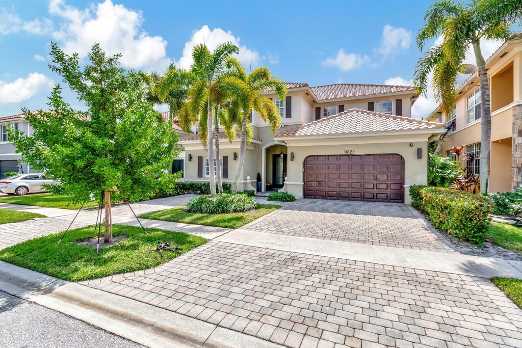 Photo of 9821 Cobblestone Creek Drive, Boynton Beach, FL 33472 (MLS # R11031305)