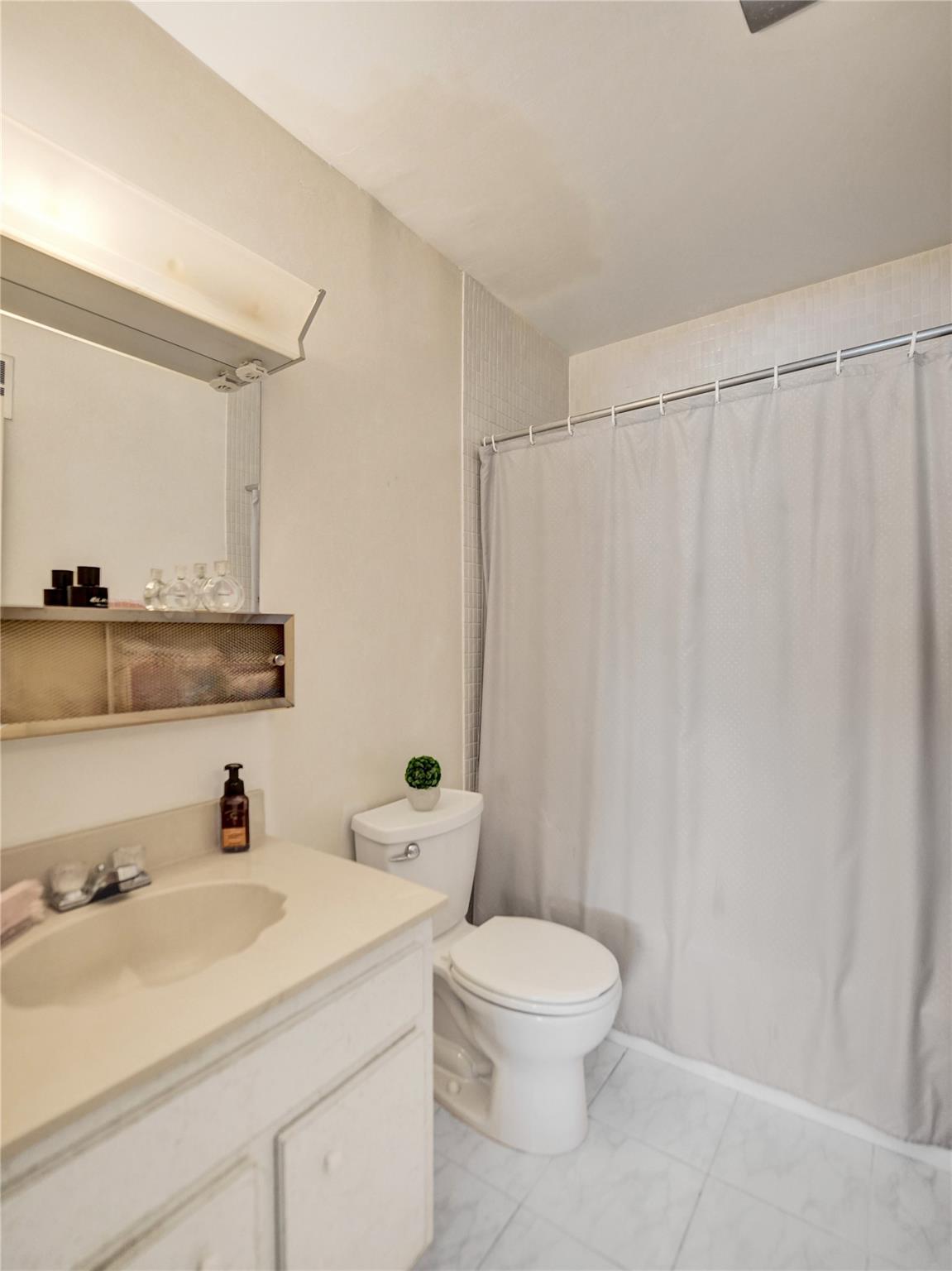 Beverly Hills Condominium - Residential