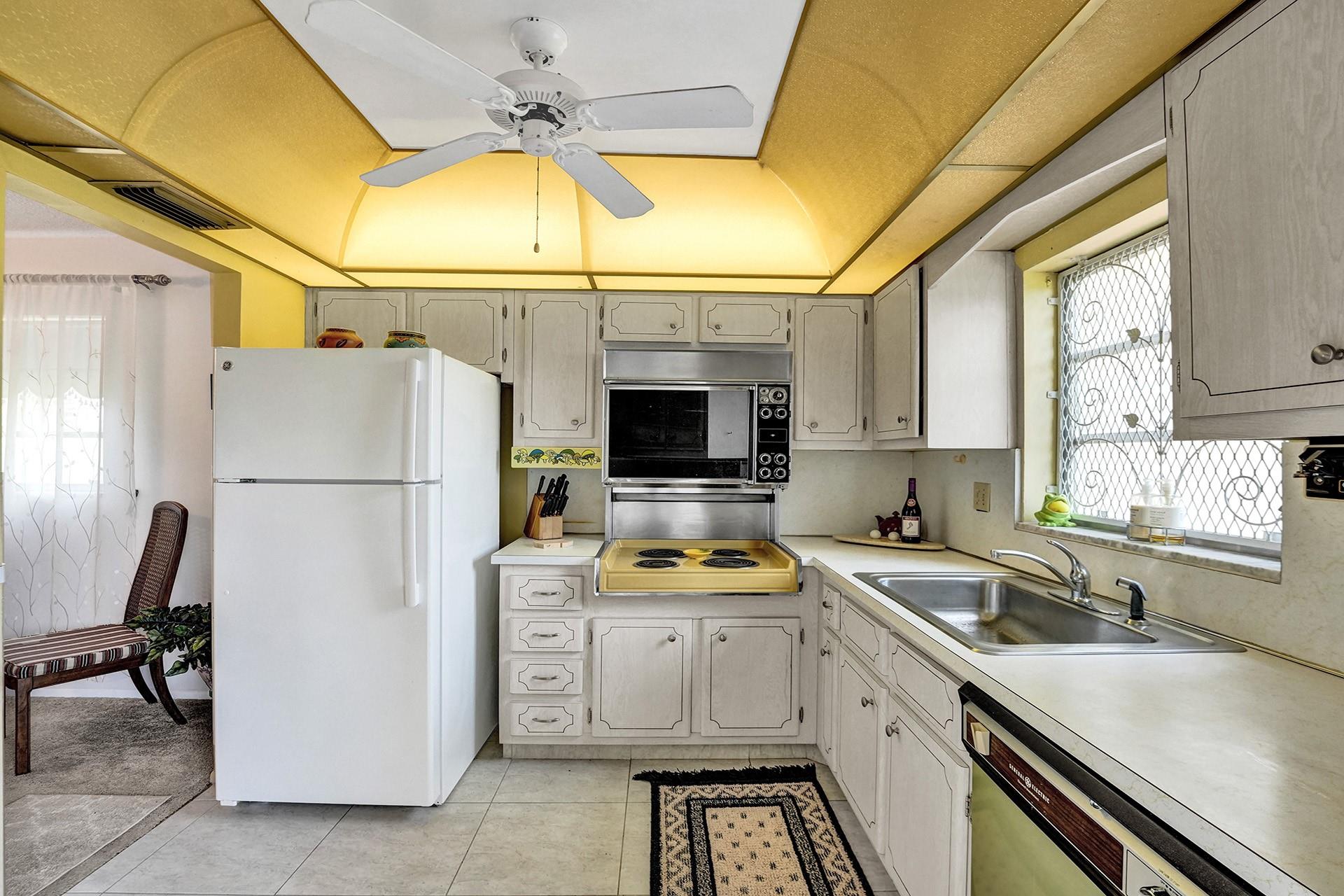Beverly Hills Condominium - Residential