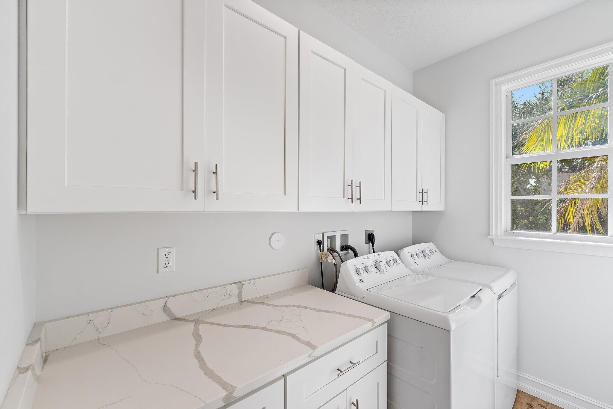 CINQUEZ PARK - Residential