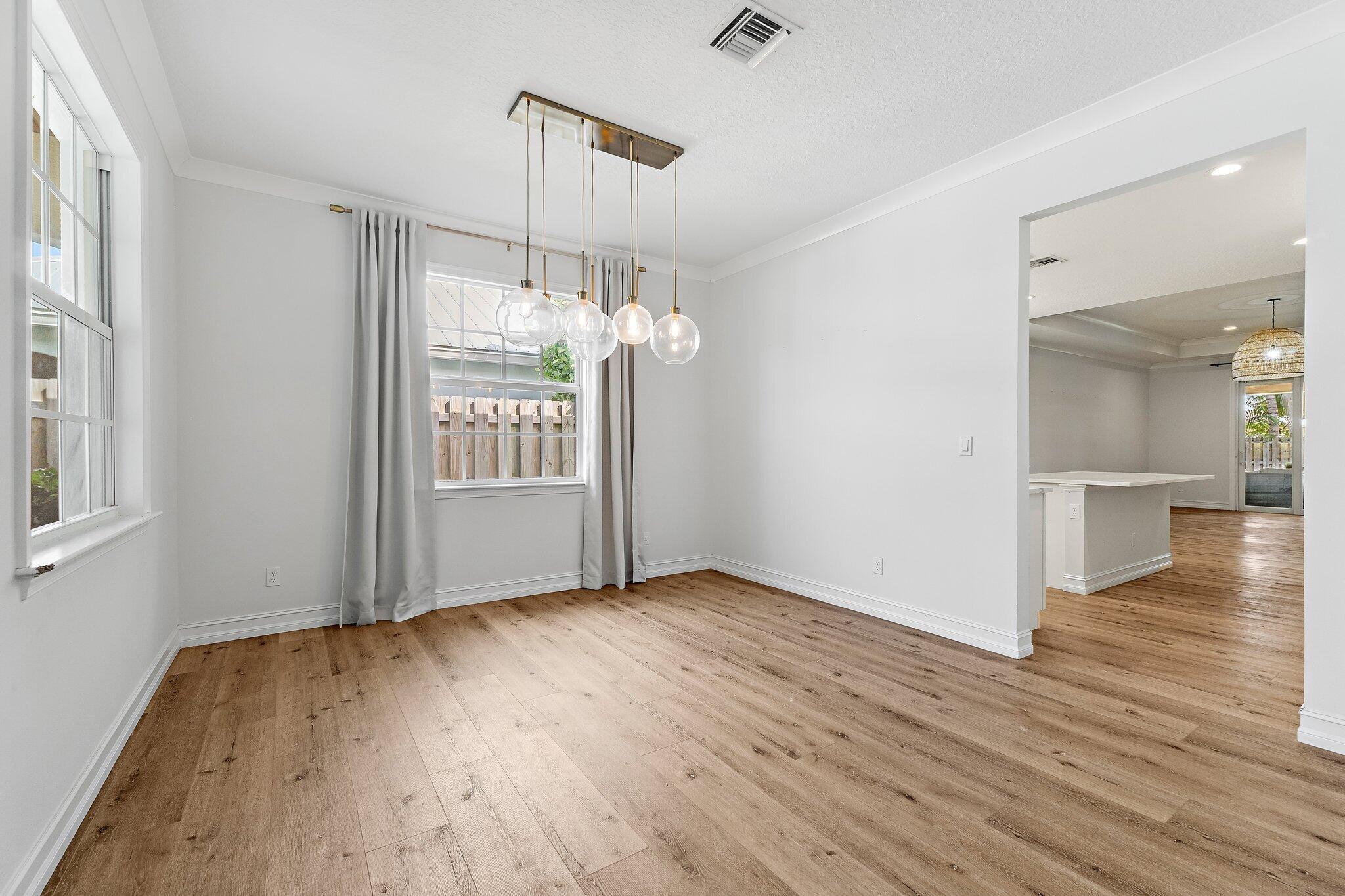 CINQUEZ PARK - Residential