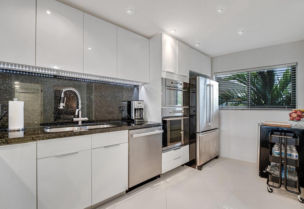 View photos, virtual tours, details... 3605 S Ocean Boulevard 312