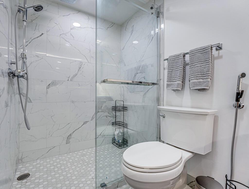 SOUTHGATE CONDO - Residential