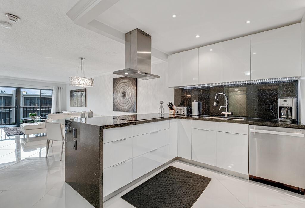 SOUTHGATE CONDO - Residential