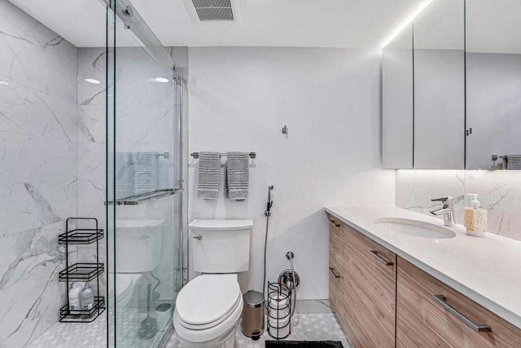 SOUTHGATE CONDO - Residential