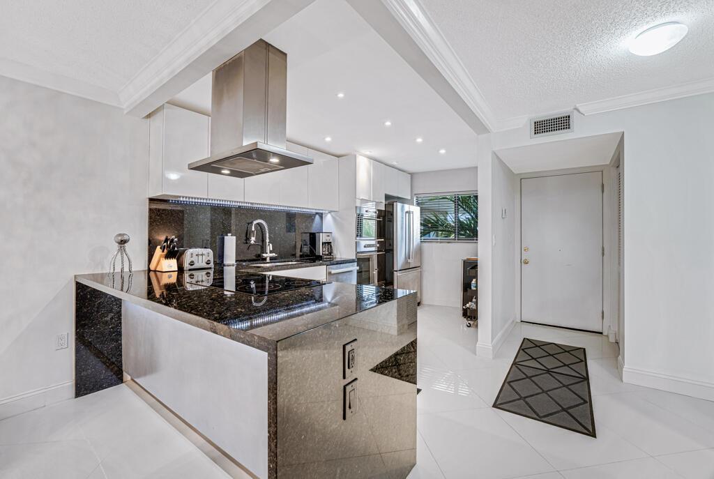 SOUTHGATE CONDO - Residential