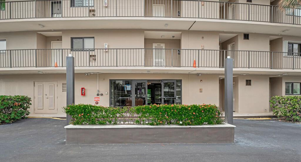 SOUTHGATE CONDO - Residential