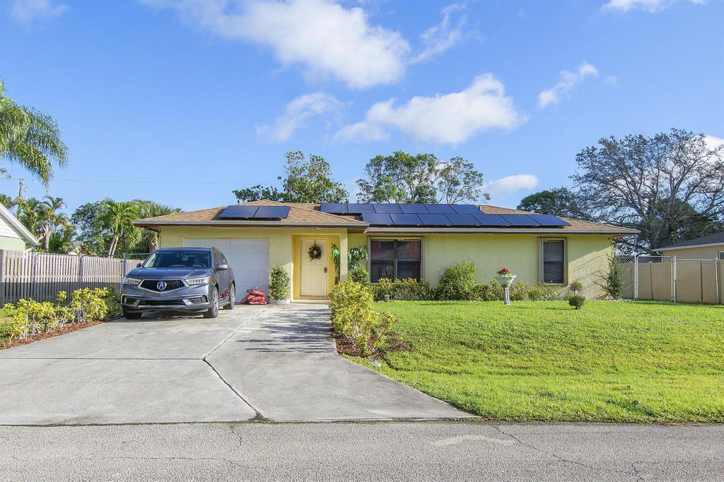 Photo of 2173 SE Gaslight Street, Port Saint Lucie, FL 34952 (MLS # R10944083)